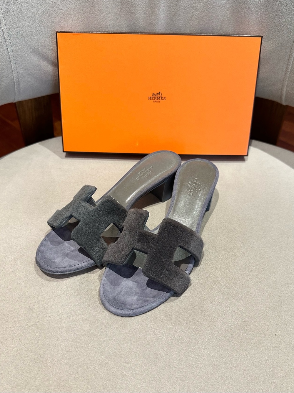 Authentic Hermes Oasis Sheared Mink Sandals - Picture 1 of 6